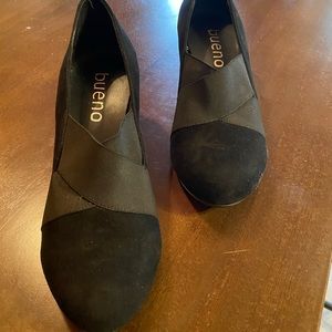BUENO SUEDE DRESS PUMP
